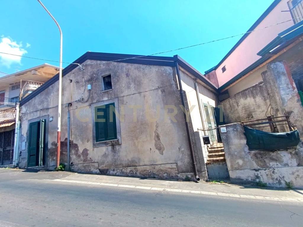 casa indipendente in vendita a Trecastagni