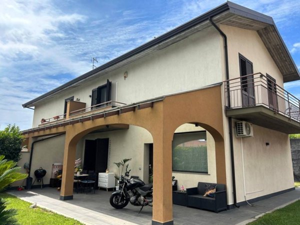 casa indipendente in vendita a Trecastagni