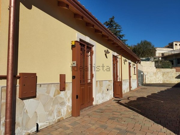 casa indipendente in vendita a Trecastagni