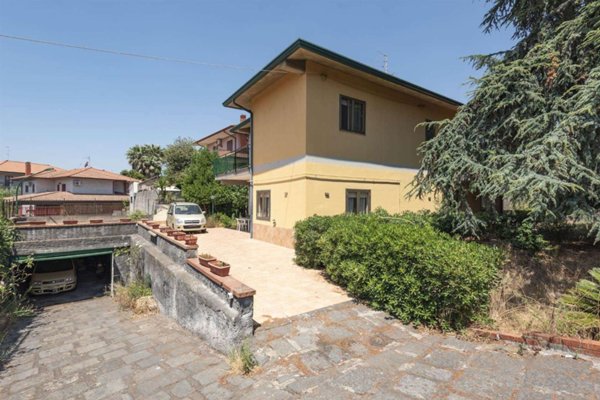 casa indipendente in vendita a Trecastagni