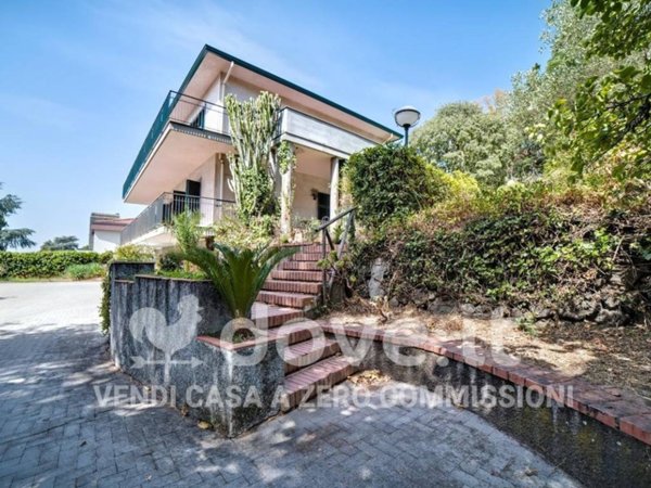 casa indipendente in vendita a Trecastagni