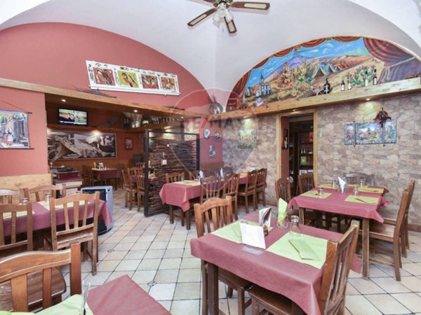 negozio in vendita a Trecastagni