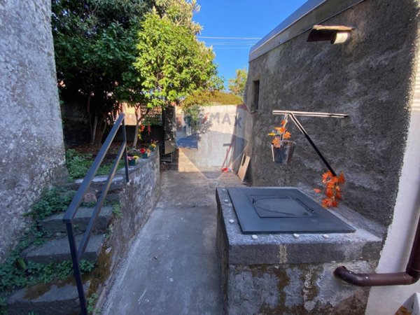 casa indipendente in vendita a Trecastagni