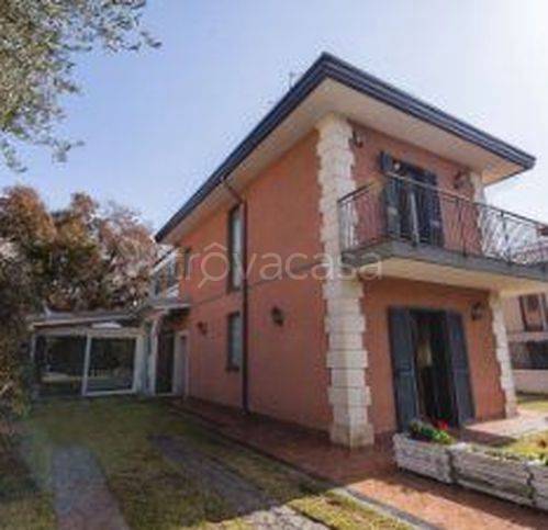 casa indipendente in vendita a Trecastagni