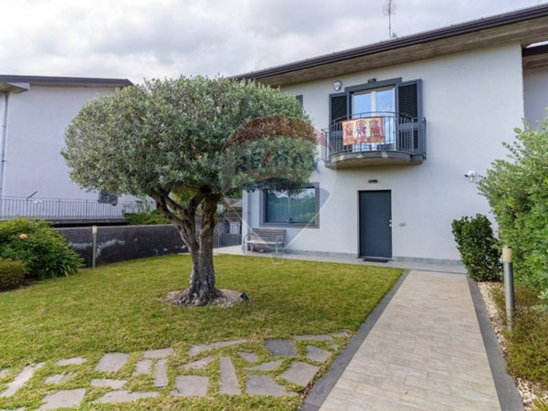 casa indipendente in vendita a Trecastagni