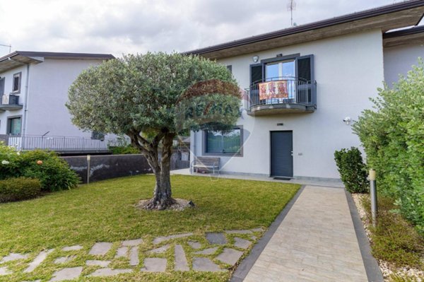 casa indipendente in vendita a Trecastagni