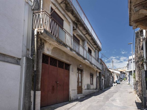 casa indipendente in vendita a Trecastagni