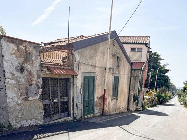 casa indipendente in vendita a Trecastagni