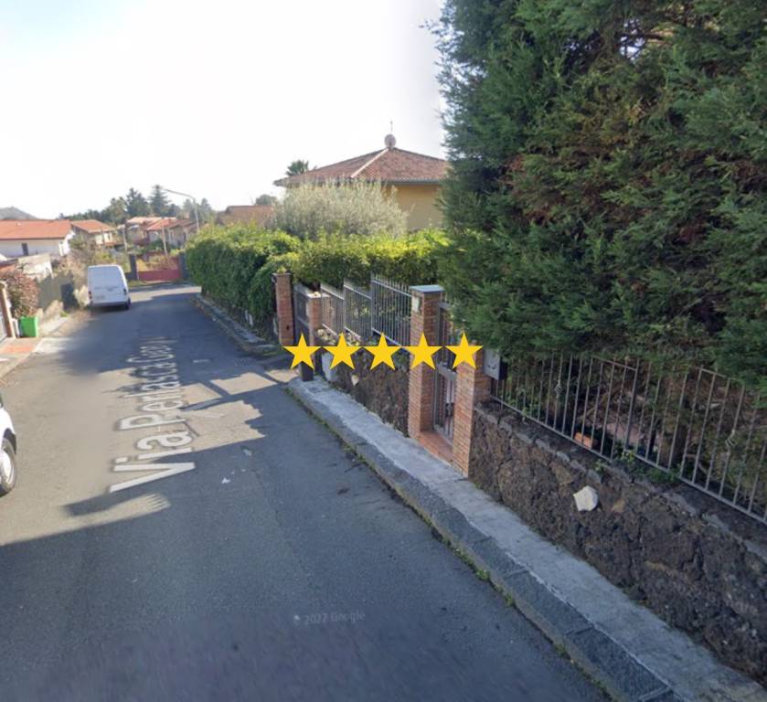 casa indipendente in vendita a Trecastagni