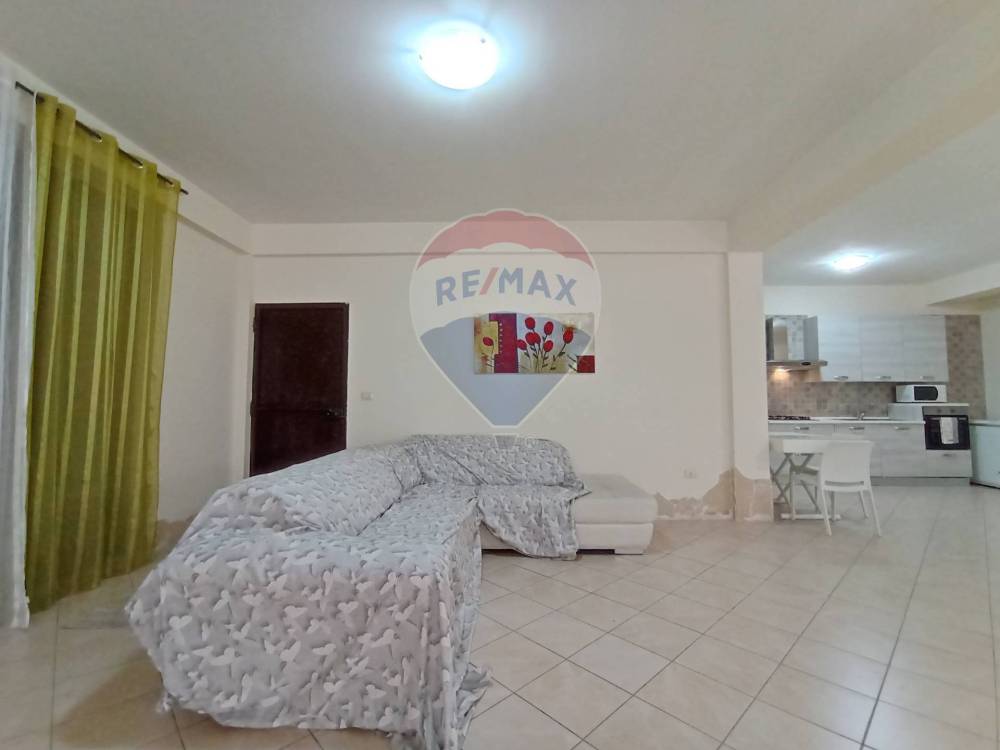 locale commerciale in vendita a Trecastagni