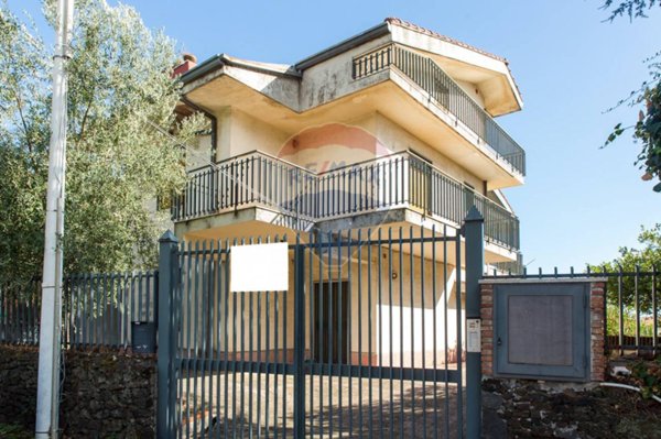 casa indipendente in vendita a Trecastagni