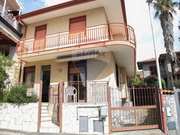 casa indipendente in vendita a Trecastagni