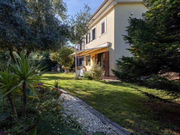 casa indipendente in vendita a Trecastagni