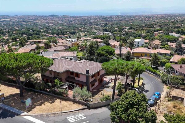 casa indipendente in vendita a Trecastagni