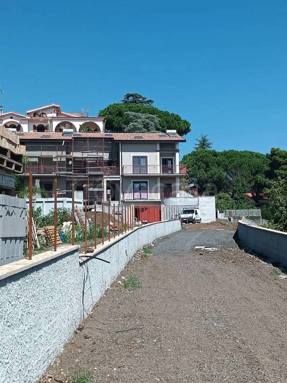 casa indipendente in vendita a Trecastagni