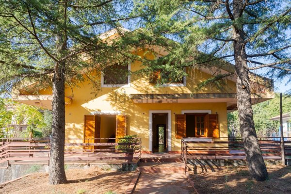 casa indipendente in vendita a Trecastagni