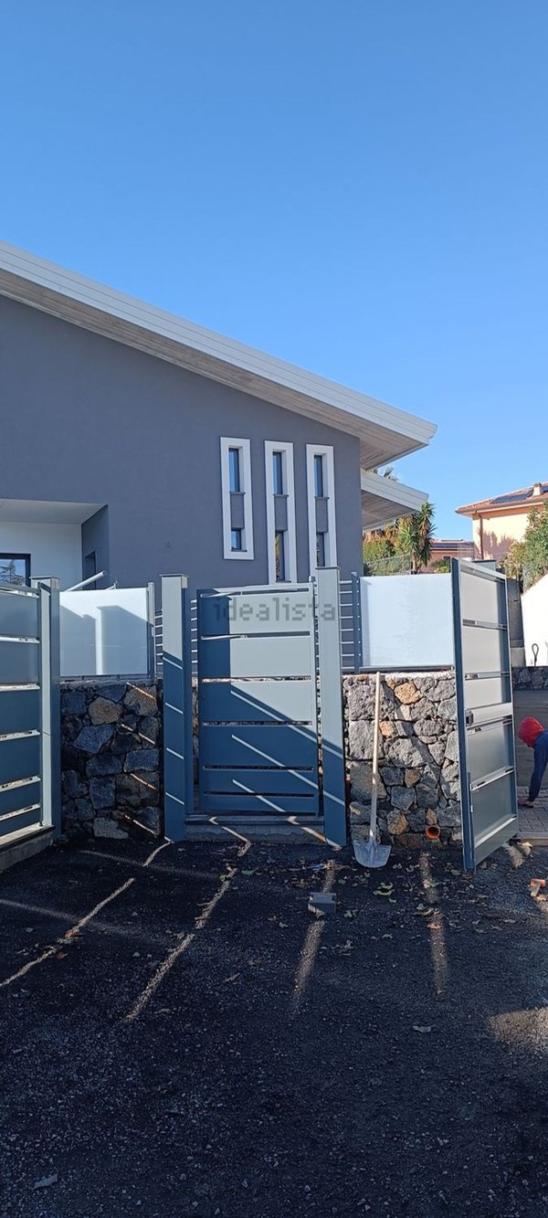 casa indipendente in vendita a Trecastagni