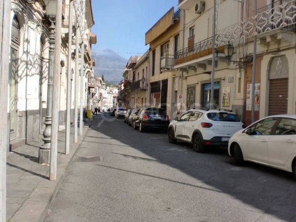 negozio in vendita a Trecastagni