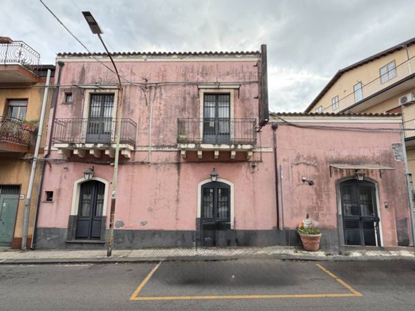 negozio in vendita a Trecastagni