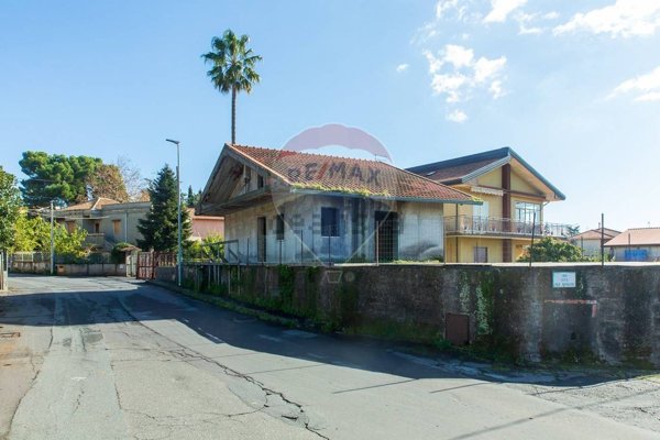 casa indipendente in vendita a Trecastagni