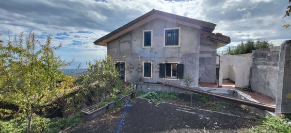 casa indipendente in vendita a Trecastagni