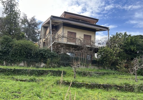 casa indipendente in vendita a Trecastagni