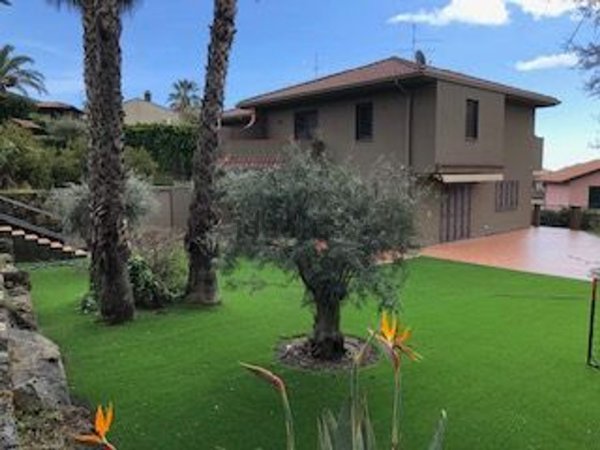 casa indipendente in vendita a Trecastagni