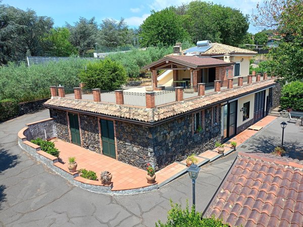 pentavano in vendita a Trecastagni