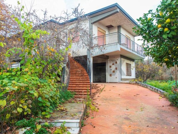 casa indipendente in vendita a Trecastagni