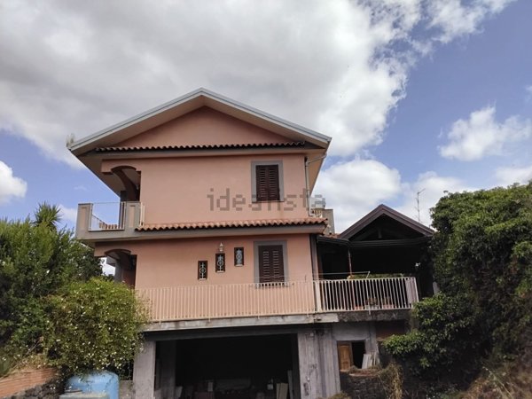 casa indipendente in vendita a Trecastagni