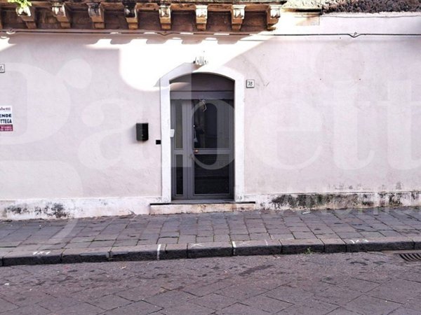 negozio in vendita a Trecastagni