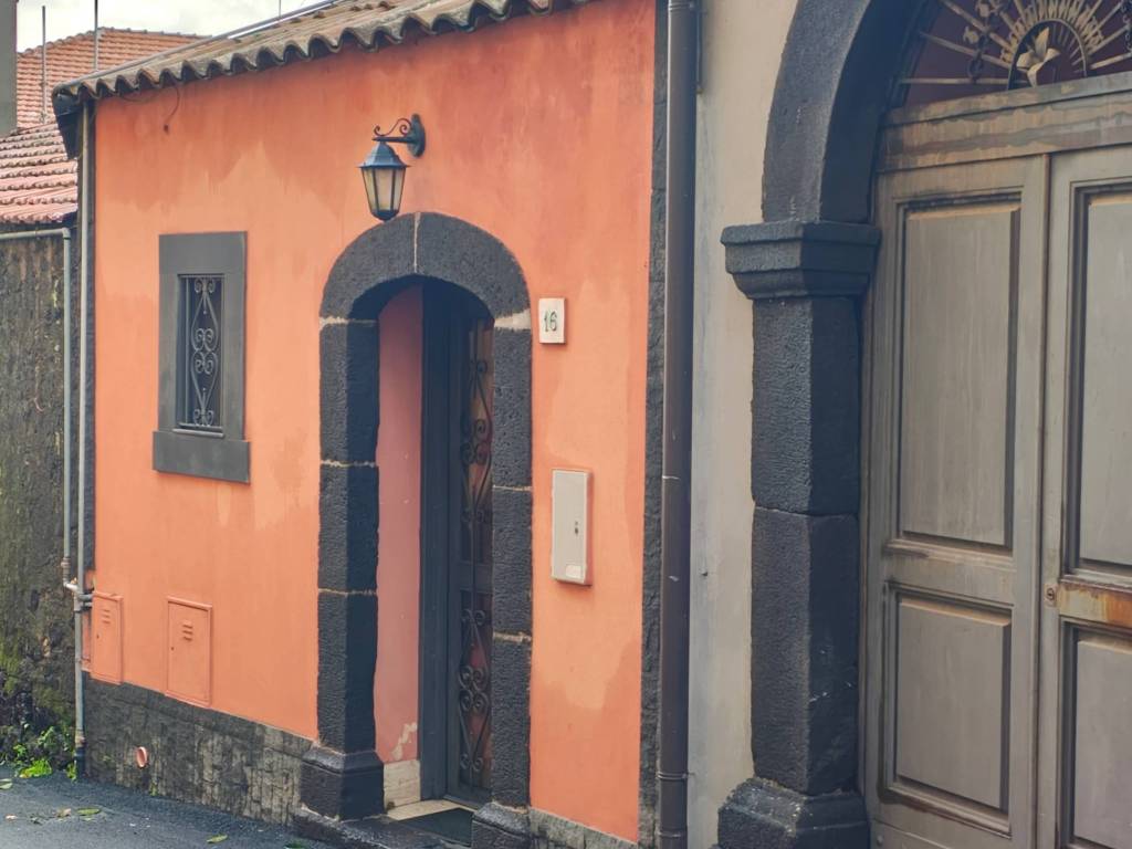 casa indipendente in vendita a Trecastagni