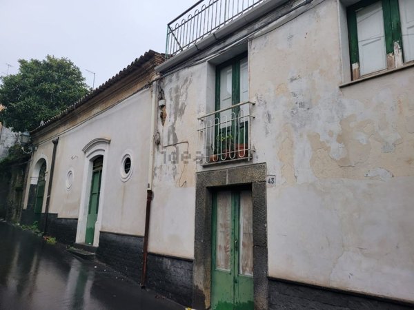 casa indipendente in vendita a Trecastagni