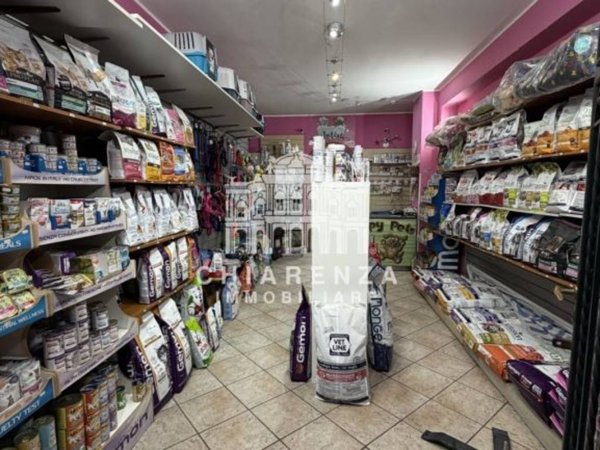 negozio in vendita a Trecastagni