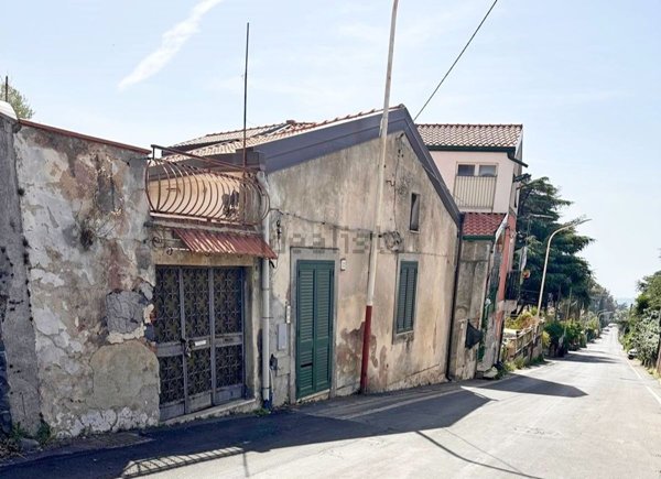 casa indipendente in vendita a Trecastagni