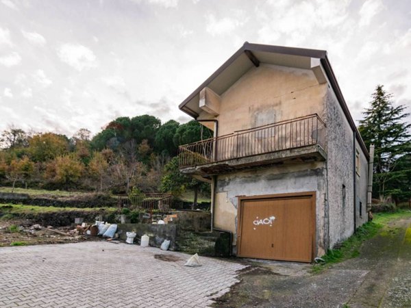 casa indipendente in vendita a Trecastagni