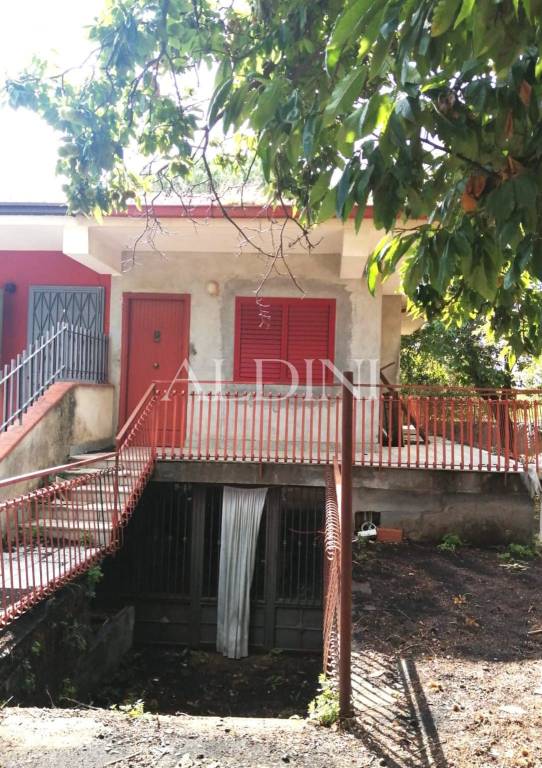 casa indipendente in vendita a Trecastagni