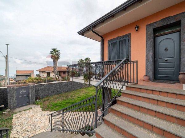 casa indipendente in vendita a Trecastagni