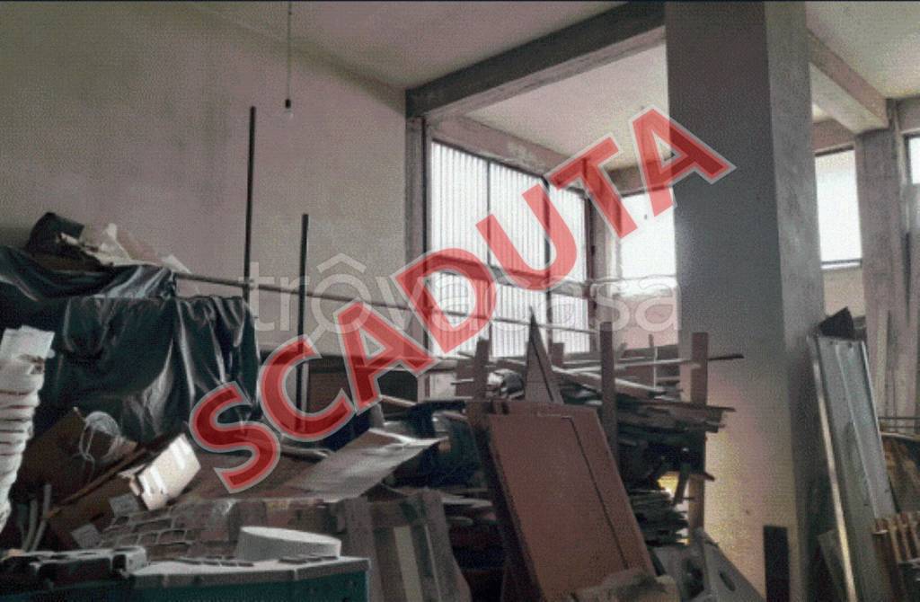 locale commerciale in vendita a Trecastagni