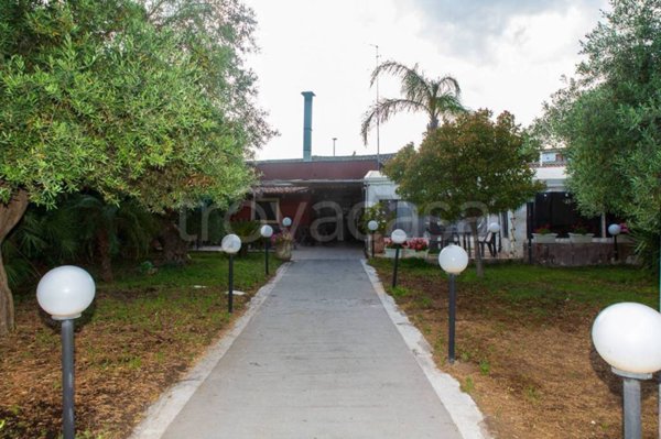 negozio in vendita a Trecastagni