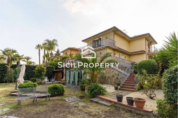 casa indipendente in vendita a Trecastagni