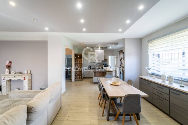 casa indipendente in vendita a Trecastagni