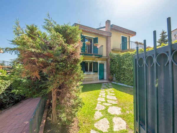 casa indipendente in vendita a Trecastagni