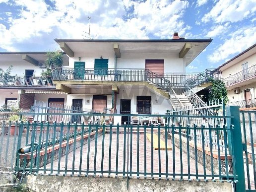 casa indipendente in vendita a Trecastagni