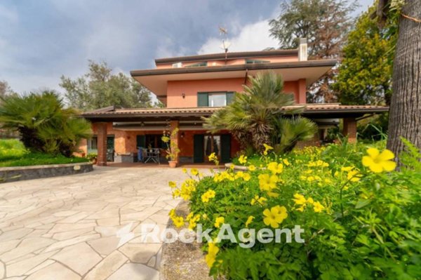 casa indipendente in vendita a Trecastagni