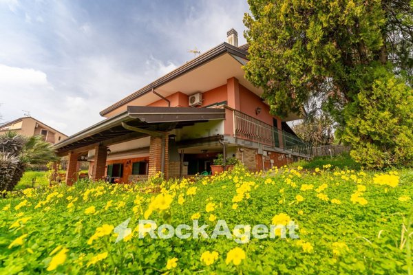 casa indipendente in vendita a Trecastagni