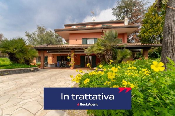 casa indipendente in vendita a Trecastagni