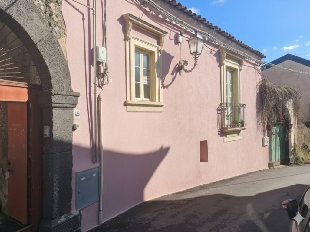 casa indipendente in vendita a Trecastagni