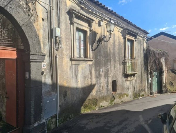 casa indipendente in vendita a Trecastagni