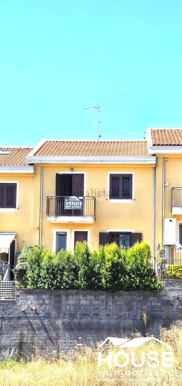 casa indipendente in vendita a Trecastagni